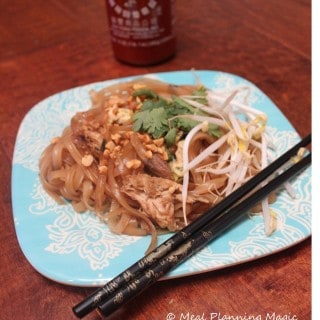 Easy Pad Thai, also kid-friendly! from @mealplanmom