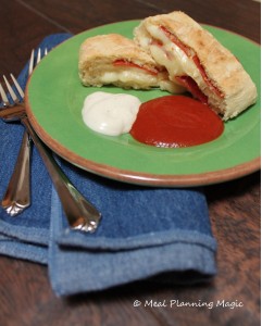 Pizza roll bread is an easy weeknight dinner recipe, made using a Chef Boyardee pizza kit. This is a kid-friendly meal that the whole family will love.