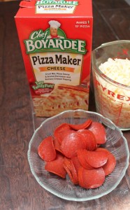 ingredients to make a pizza bread roll Chef Boyardee Pizza Maker Kit