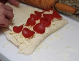 pizza roll bread-3 Making cheese and pepperoni pizza roll bread
