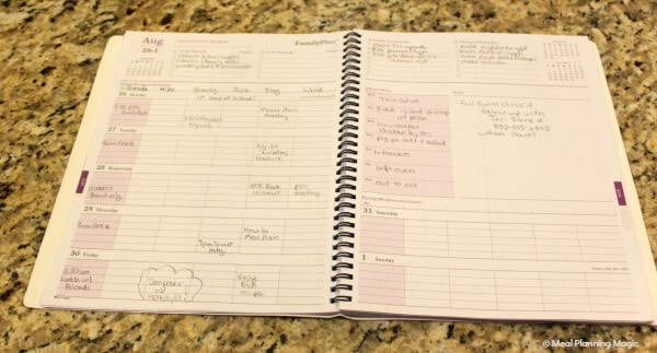 Tips to Choose a Shared Family Calendar to Get Organized! | MealPlanningMagic.com