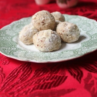 Pecan Puffs Cookie Recipe | #12wksxmastreats | MealPlanningMagic.com