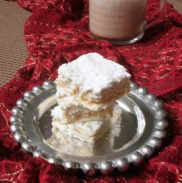 Making homemade marshmallows is easier than you think! Try this salted caramel marshmallows recipe!
