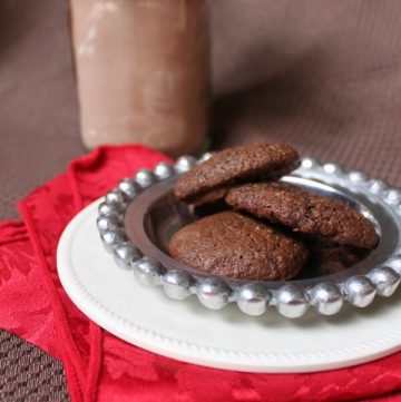 Starting with a homemade brownie mix, these chewy chocolate cookies make up in a jiffy and are oh so yummy! The easy semi-homemade cookies recipe is here! | Recipe at MealPlanningMagic