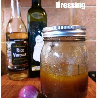Simple Salad Dressings | Guest Post on MealPlanningMagic.com