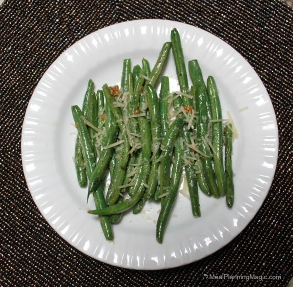 Simple Garlic Green Beans With Parmesan | #EatAtoZChallenge | MealPlanningMagic.com