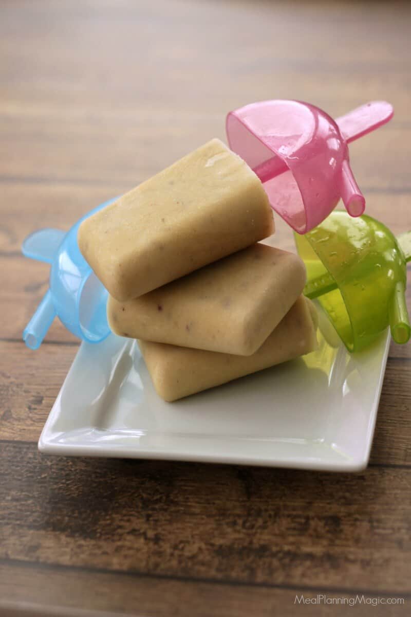 Apple Peanut Butter Cinnamon Popsicles - Just like the after school snack you used to have! | Recipe at MealPlanningMagic.com