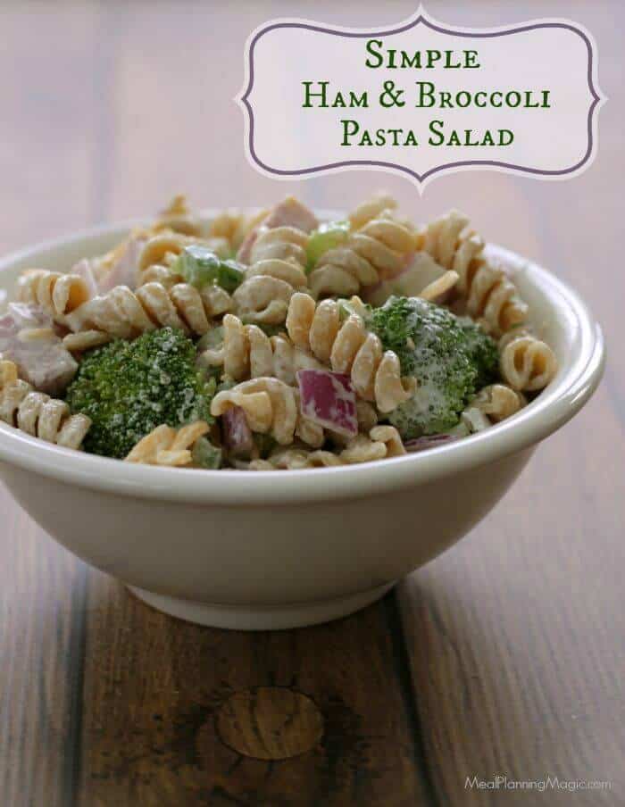 So fresh and filling! This make-ahead Ham & Broccoli Pasta salad will be a hit with your family! | Recipe at MealPlanningMagic.com