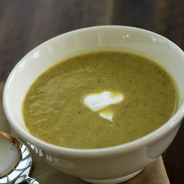 Creamy, Fresh and Simple Roasted Broccoli Soup | Recipe at MealPlanningMagic.com