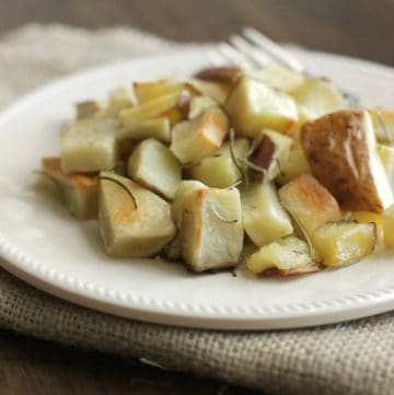 Roasted Rosemary Potatoes are SO easy and with my make-ahead tip, you can make them even on busy weeknights! Get the recipe at MealPlanningMagic.com