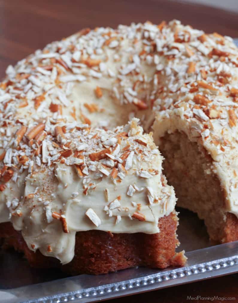 Peanut Butter Pretzel Cake-whole cake-side-Mealplanningmagic