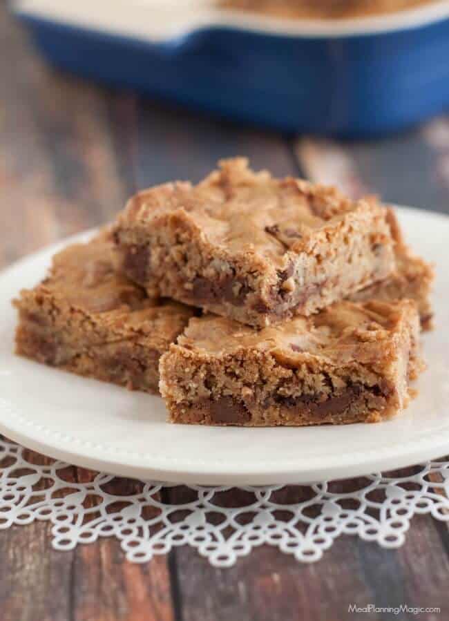 These Bake Sale Brown Sugar Blondie Bars have a slight caramel flavor and are perfect for bake sales, the lunchbox, picnics or just because!